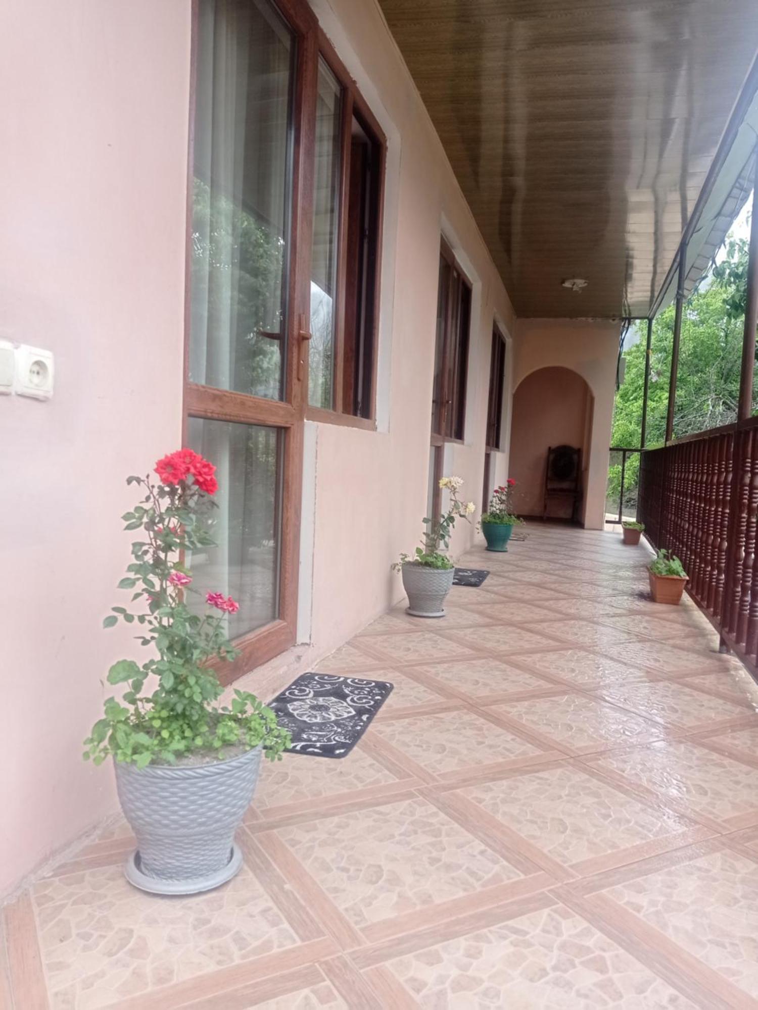 Sunny Hotel Mestia Exterior photo